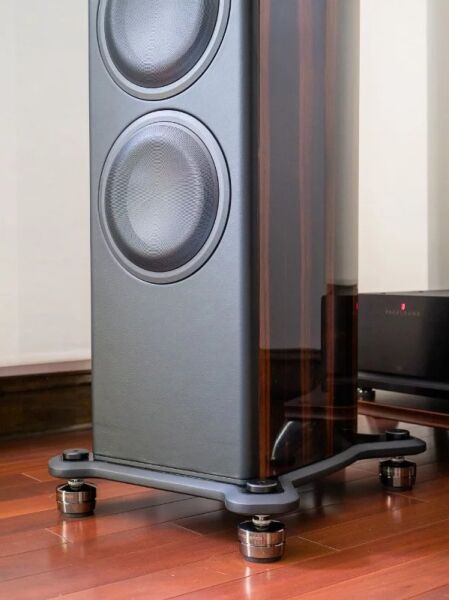 Iso Acoustics GAIA II NEO kutu içerisinde 4 adettir