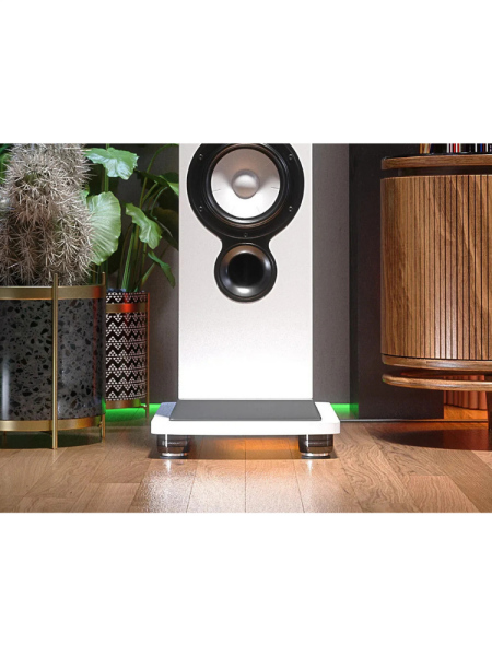 IsoAcoustics GAIA III NEO kutu içerisinde 4 adettir