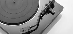 Denon DP-400 Pilak Çalar / Siyah