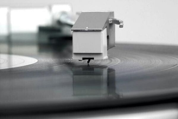 Denon DP-29F Pilak Çalar Gri