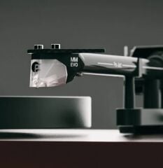 Pro-ject Debut EVO 2 Pilak Çalar High Gloss Black