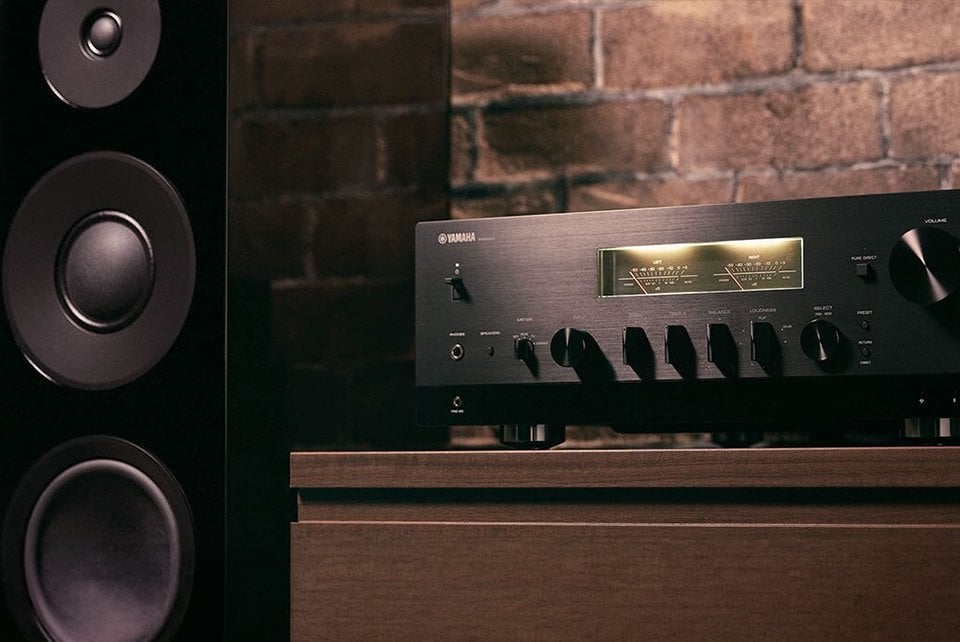 Yamaha R-N2000A Network Stereo Receiver